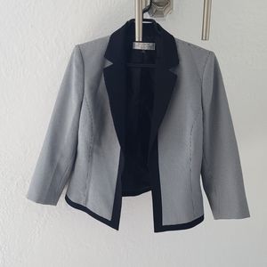 Women's Blazer ! Chic and NEVER WORN !!